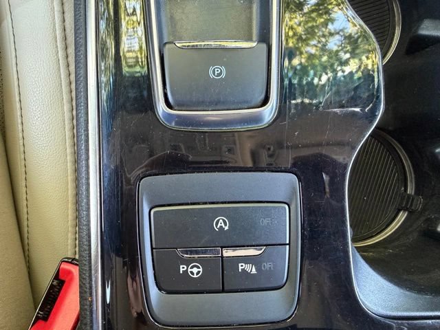 Certified 2020 Ford Edge Titanium w/ Equipment Group 301A AWD/4WD image 26