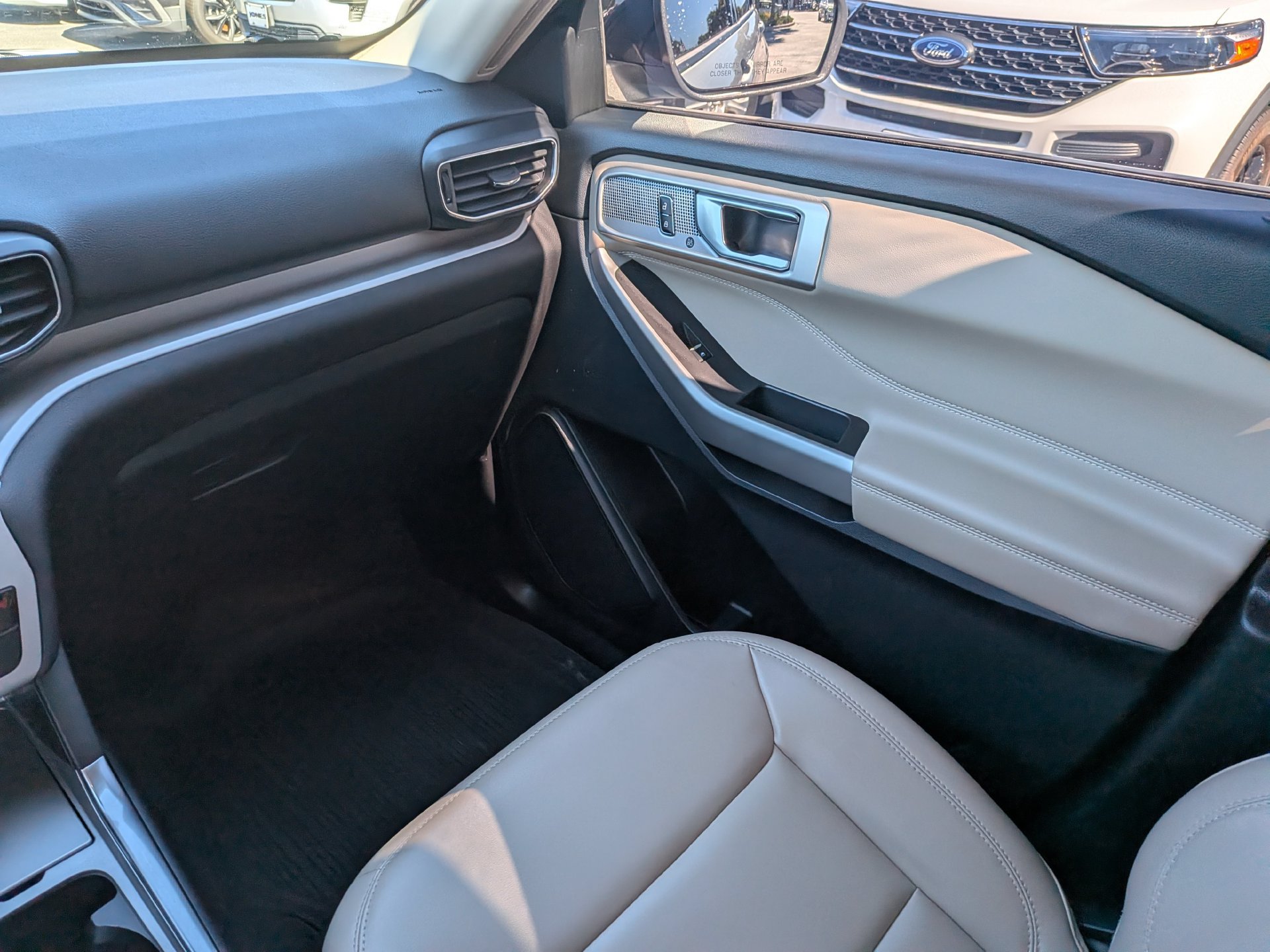 Certified 2023 Ford Explorer XLT w/ Equipment Group 202A RWD image 21