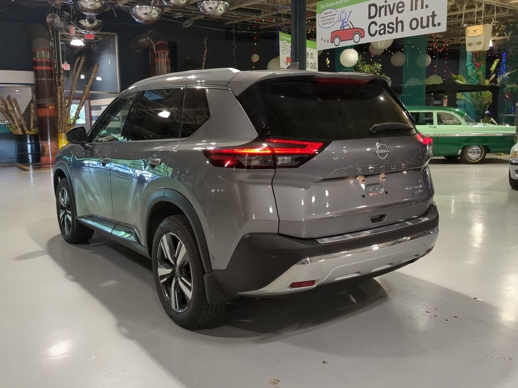 Used 2022 Nissan Rogue Platinum w/ Head-Up Display Package AWD/4WD image 10