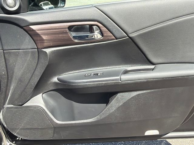 Used 2017 Honda Accord EX-L image 16