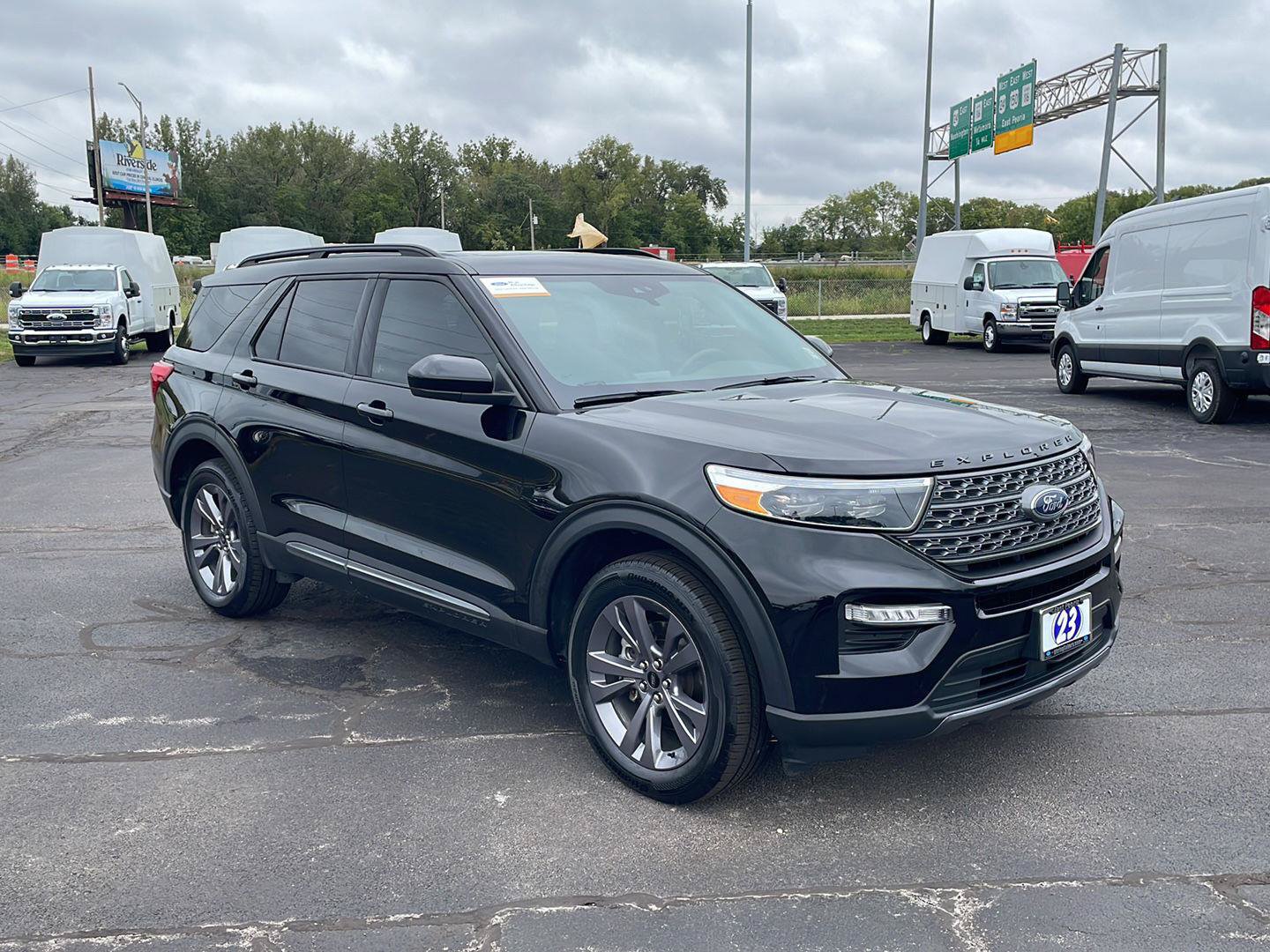 Certified 2023 Ford Explorer XLT w/ Equipment Group 202A AWD/4WD image 7