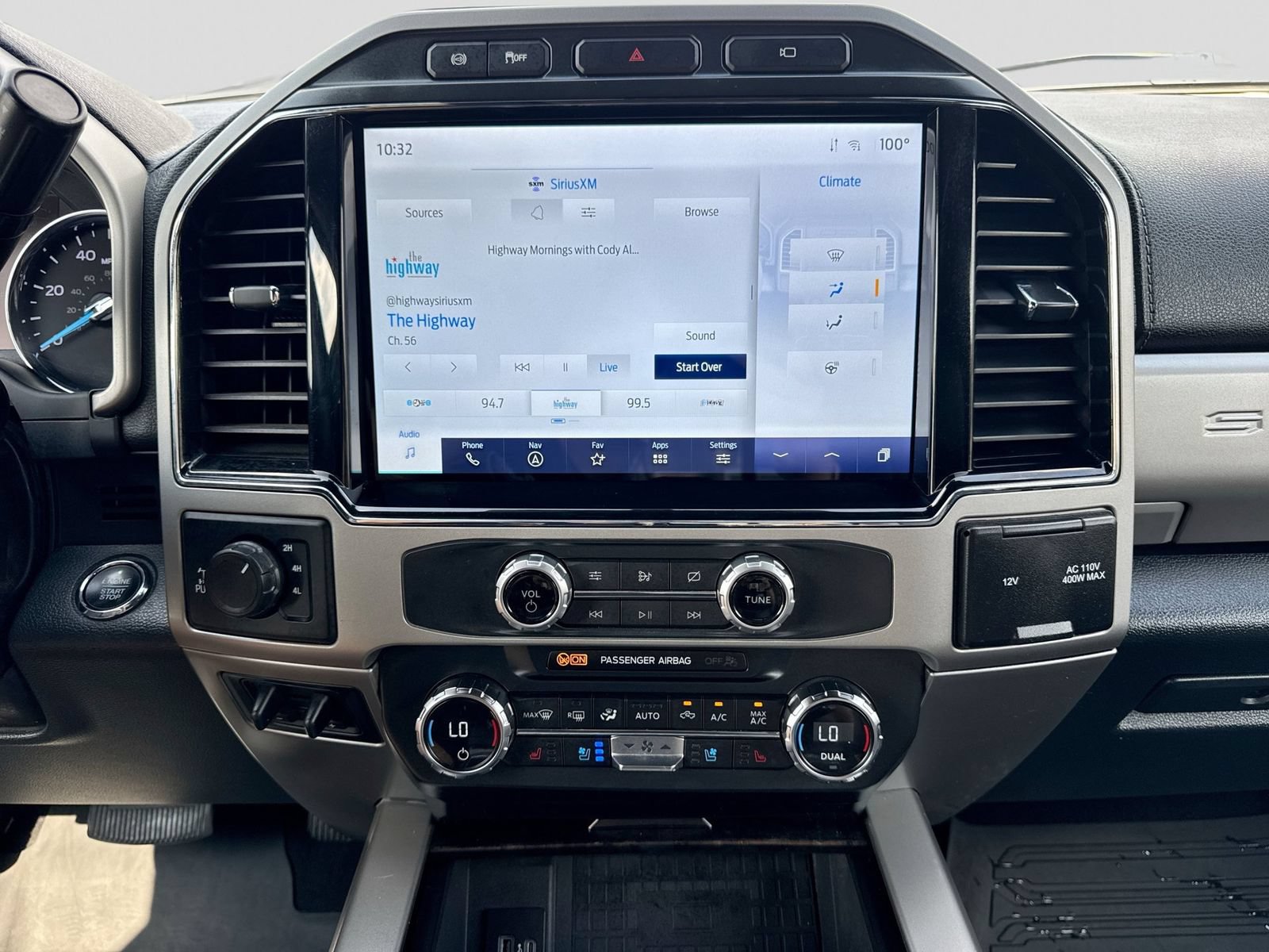 Certified 2022 Ford F350 Lariat w/ Black Appearance Package AWD/4WD image 36