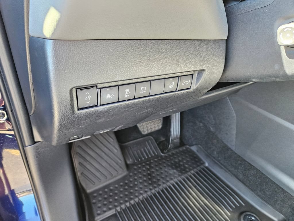 Used 2023 Toyota Venza Limited AWD/4WD image 24