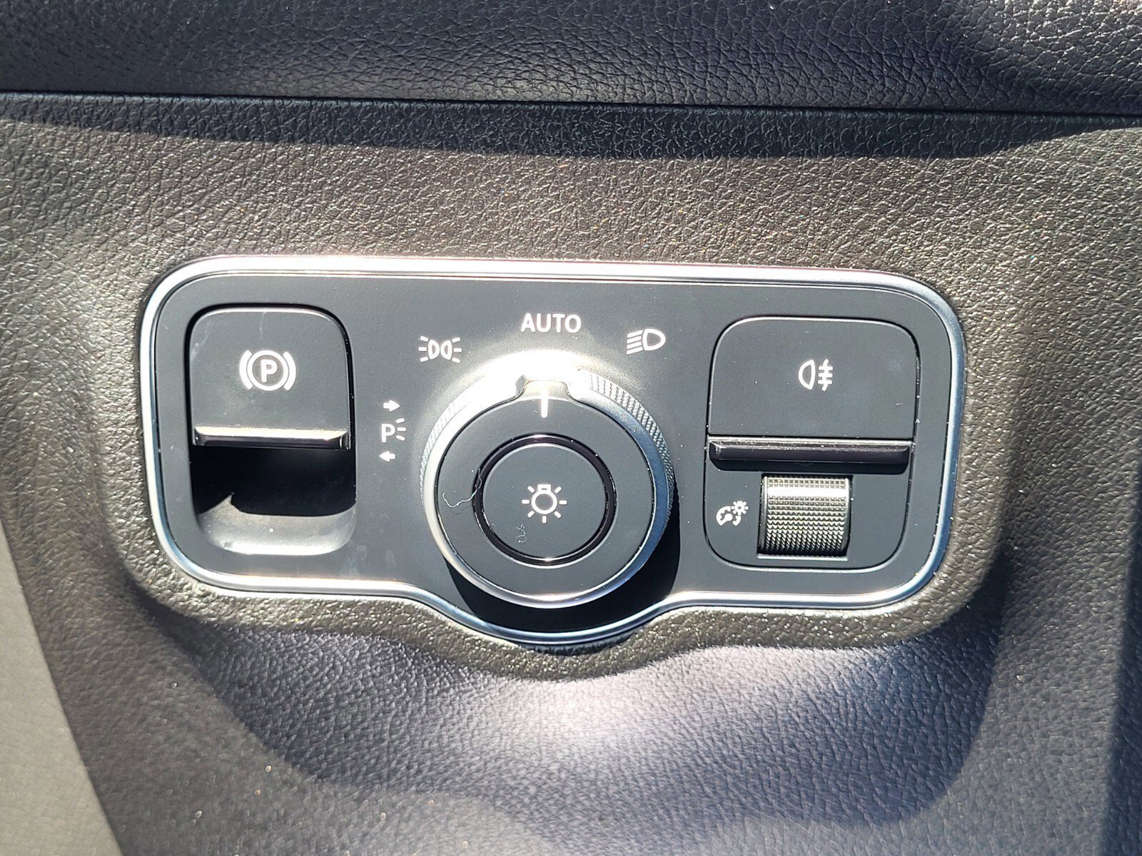 Used 2021 Mercedes-Benz GLB 250 image 23