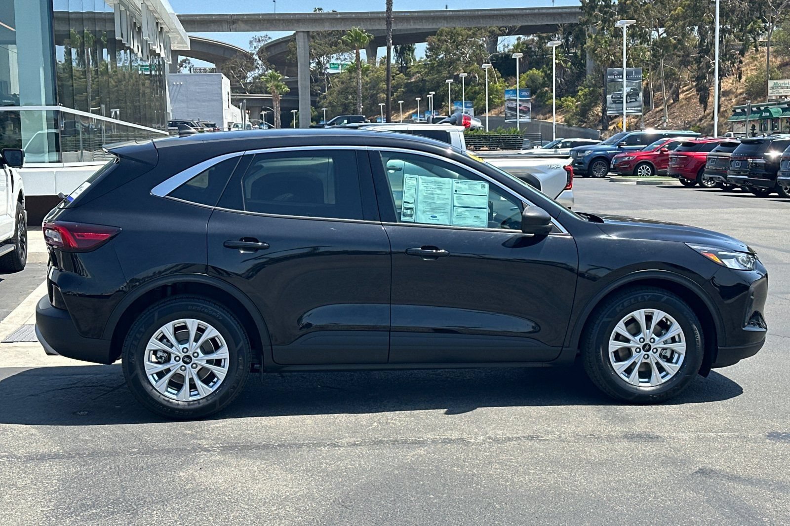 Certified 2023 Ford Escape Active FWD image 2