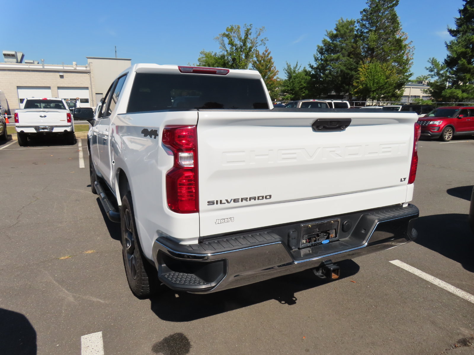 Used 2024 Chevrolet Silverado 1500 LT AWD/4WD image 6