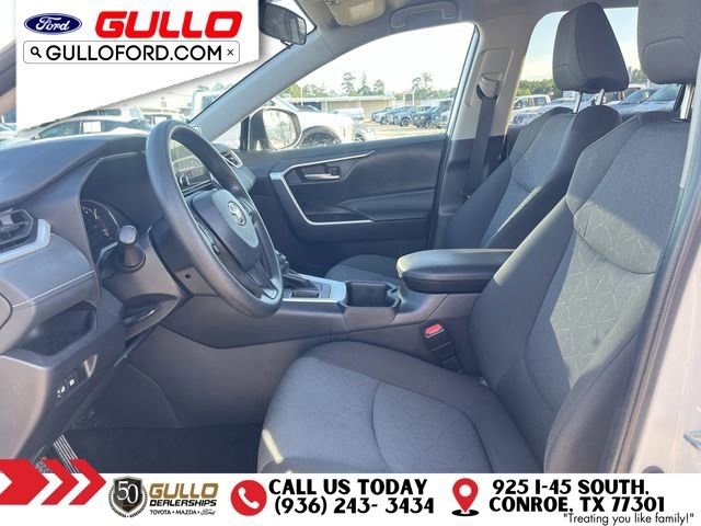 Used 2025 Toyota RAV4 XLE FWD image 28