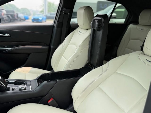Used 2019 Cadillac XT4 Sport w/ Cold Weather Package AWD/4WD image 27