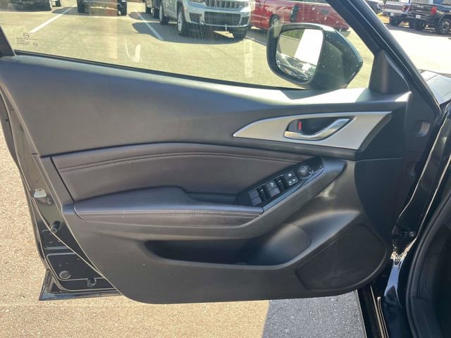 Used 2018 MAZDA MAZDA3 Touring FWD image 19