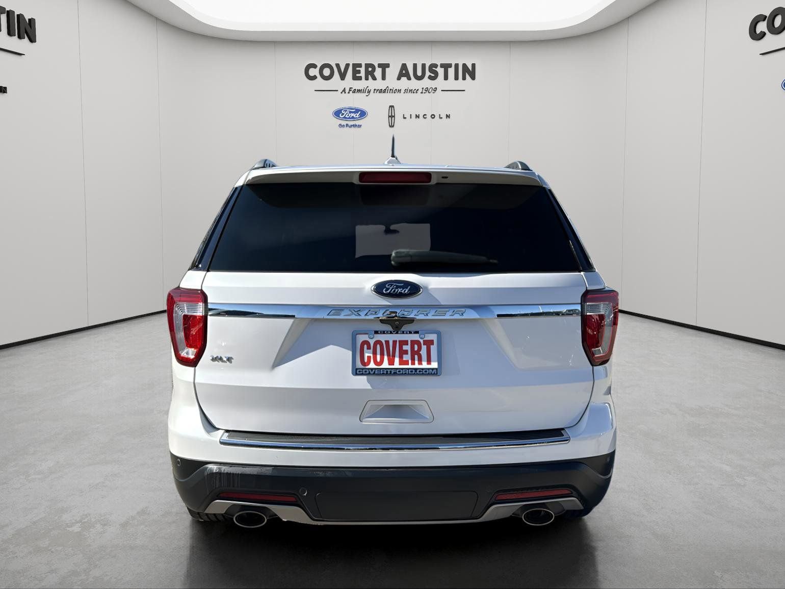 Certified 2018 Ford Explorer XLT w/ Equipment Group 202A image 4