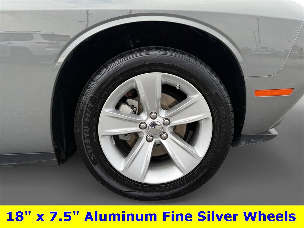 Used 2023 Dodge Challenger SXT image 9