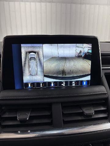 Used 2023 Chevrolet Suburban High Country image 12
