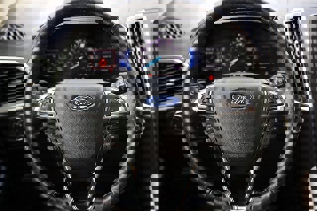 Certified 2022 Ford Edge SEL image 13