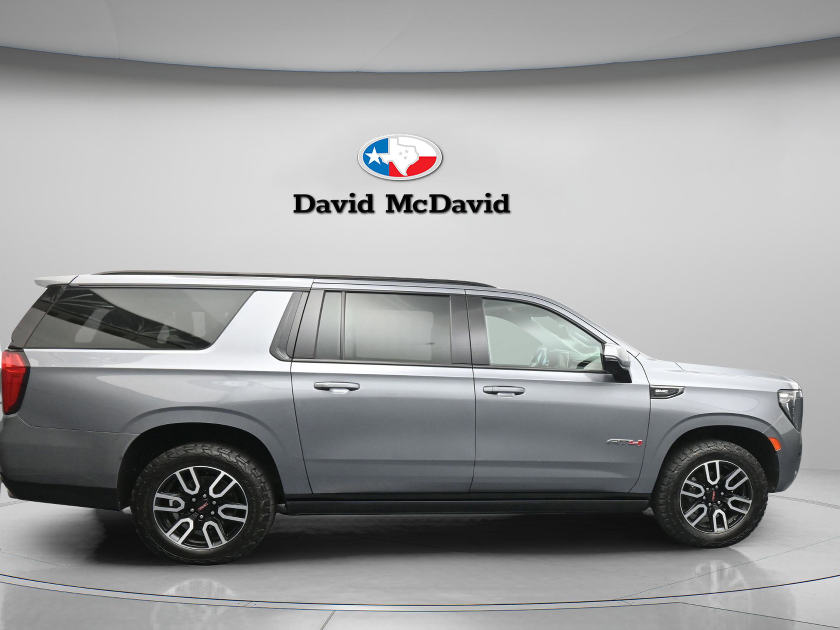 Used 2022 GMC Yukon XL AT4 image 21