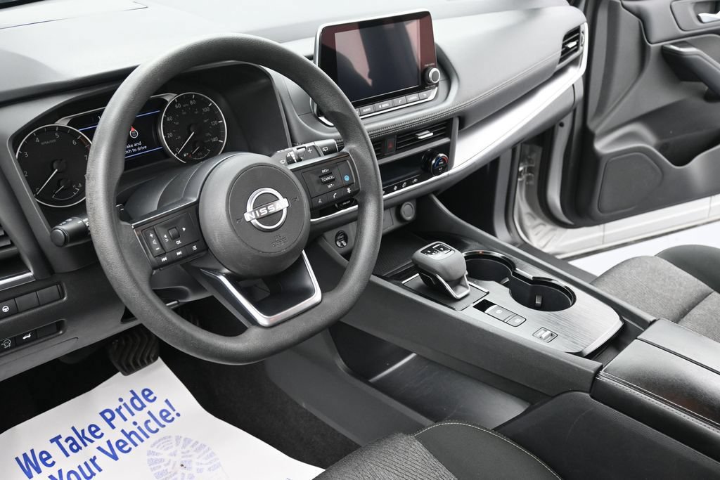 Used 2024 Nissan Rogue SV FWD image 13