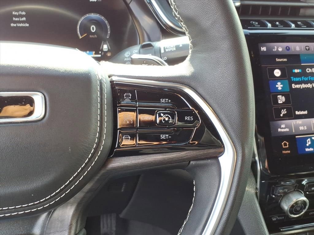 Used 2022 Jeep Grand Cherokee Overland w/ Luxury Tech Group IV image 18