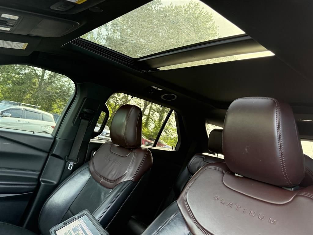 Certified 2020 Ford Explorer Platinum w/ Premium Technology Package AWD/4WD image 18
