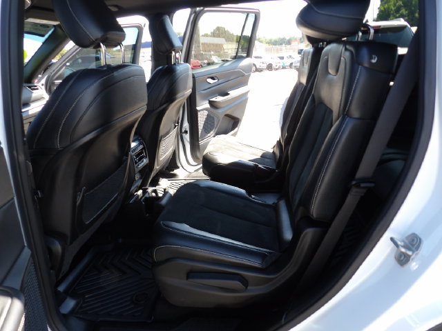 Used 2023 Jeep Grand Cherokee L Laredo AWD/4WD image 26