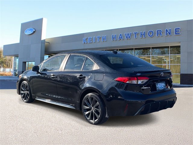 Used 2023 Toyota Corolla SE image 2