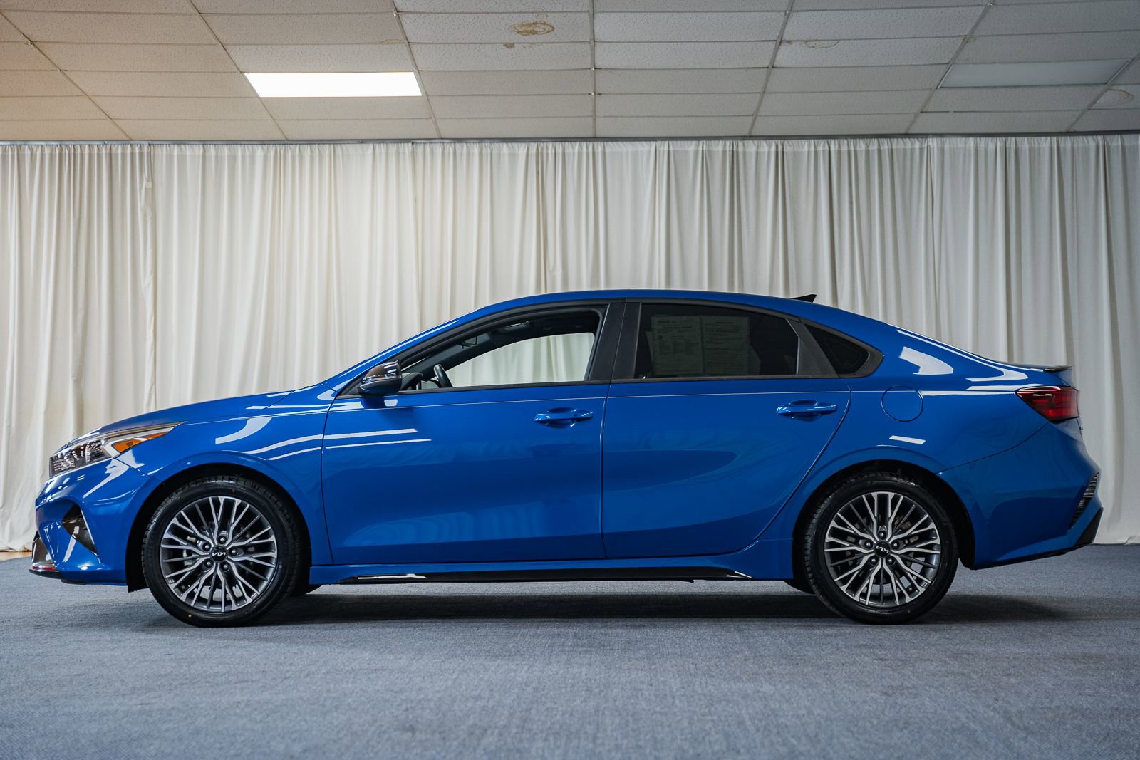 Used 2023 Kia Forte GT-Line w/ GT-Line Premium Package image 5