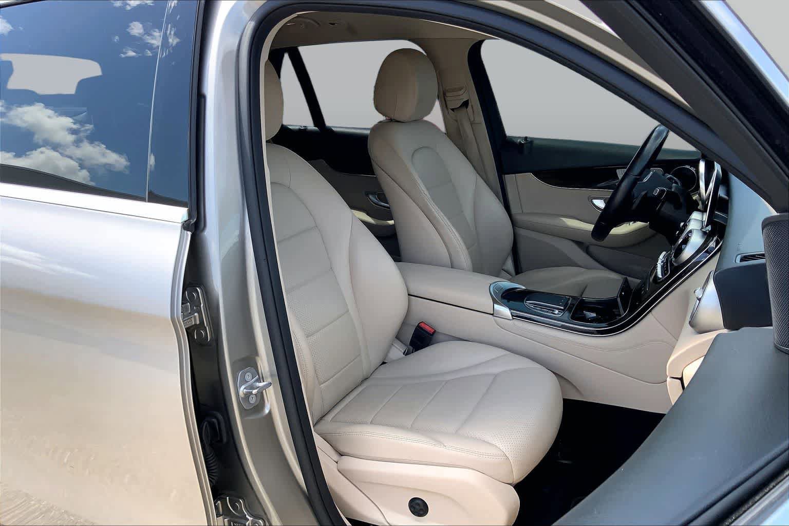 Used 2021 Mercedes-Benz GLC 300 image 9