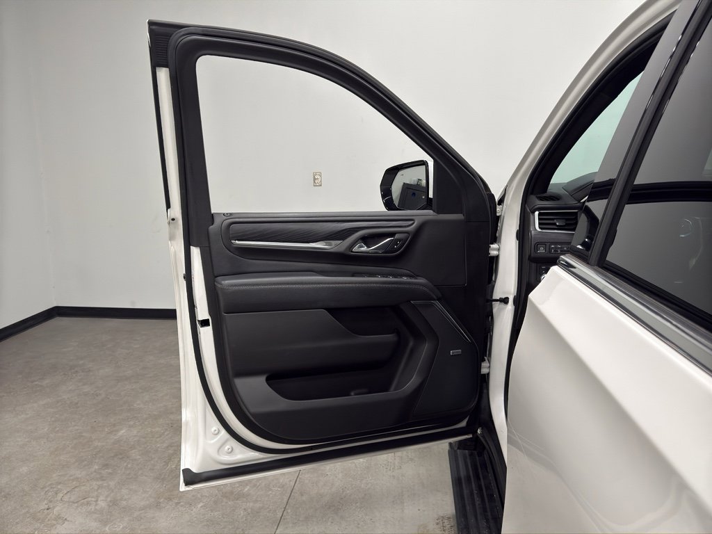 Used 2021 GMC Yukon XL Denali w/ Denali Ultimate Package image 9