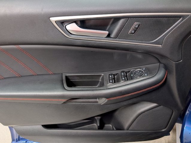 Certified 2024 Ford Edge ST-Line AWD/4WD image 11