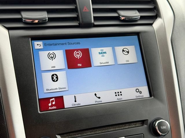 Certified 2018 Ford Fusion SE w/ Fusion SE Technology Package FWD image 19
