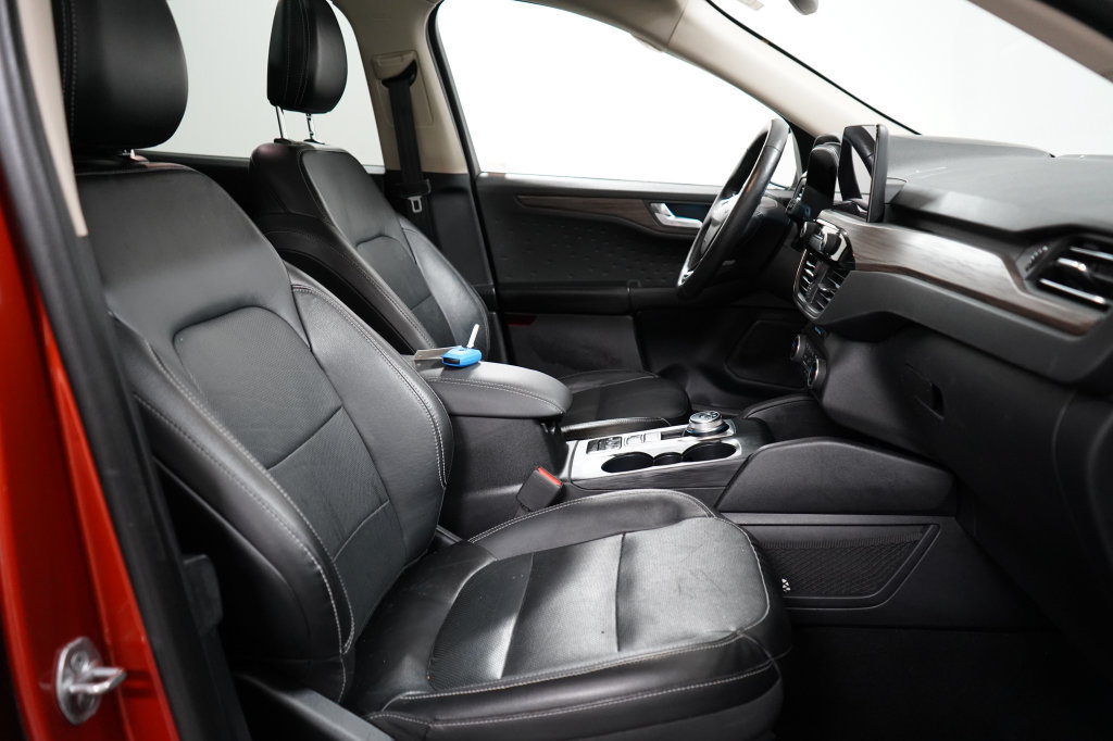 Certified 2020 Ford Escape Titanium AWD/4WD image 23