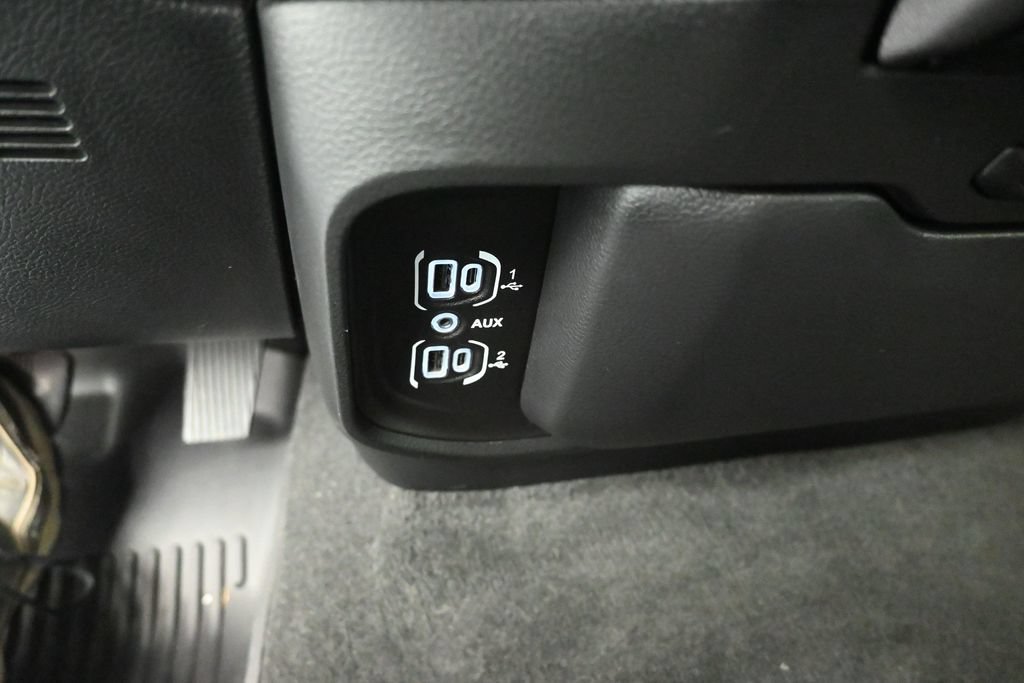 Used 2023 RAM 1500 Laramie RWD image 30