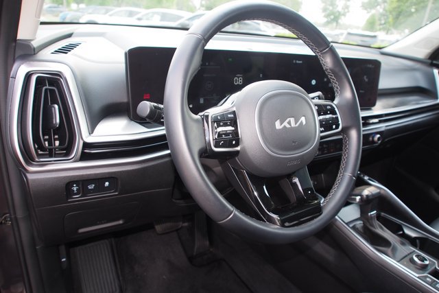 Used 2025 Kia Sorento EX w/ Panoramic Sunroof Package AWD/4WD image 17