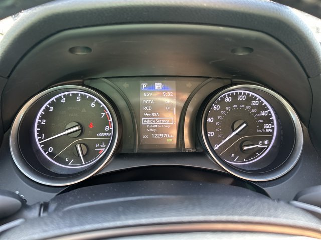 Used 2021 Toyota Camry SE w/ Convenience Package FWD image 27