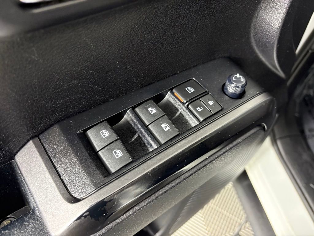 Used 2021 Toyota Tacoma TRD Off-Road image 12