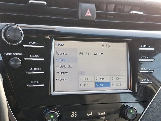 Used 2018 Toyota Camry SE image 16