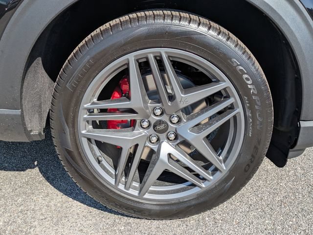 Certified 2026 Ford Explorer ST-Line w/ ST-Line Street Pack AWD/4WD image 11