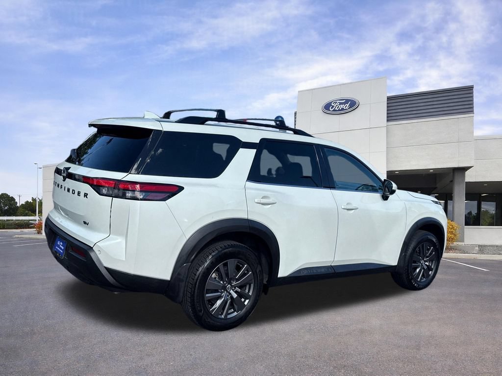 Used 2022 Nissan Pathfinder SV w/ SV Black Package FWD image 9