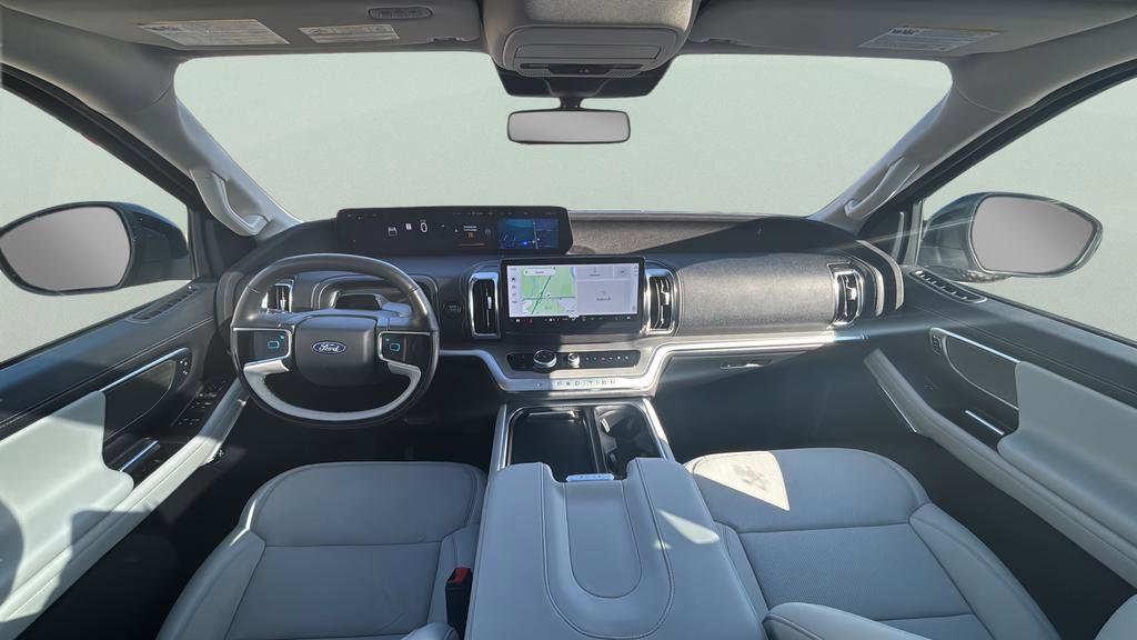 Certified 2025 Ford Expedition Platinum image 25