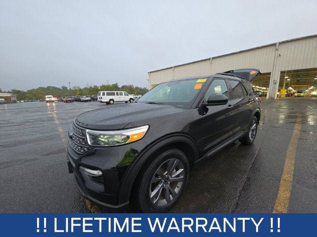 Certified 2023 Ford Explorer XLT w/ Equipment Group 202A AWD/4WD image 3