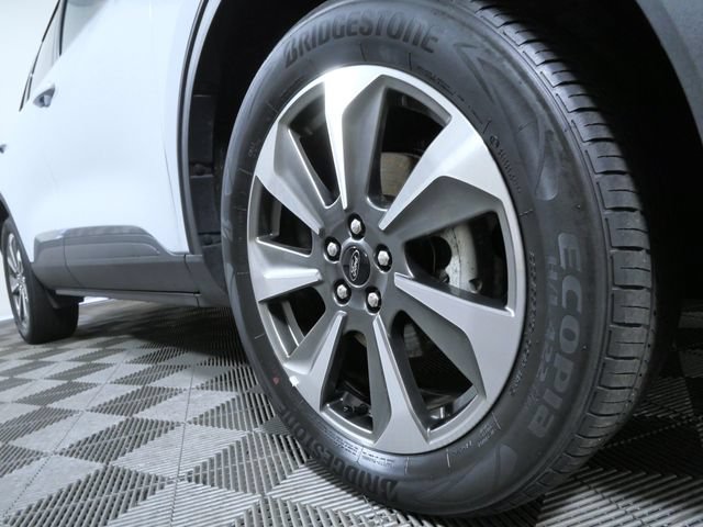 Certified 2025 Ford Escape Platinum AWD/4WD image 28