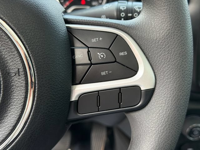 Used 2023 Jeep Renegade Latitude w/ Sun & Fun Group AWD/4WD image 25