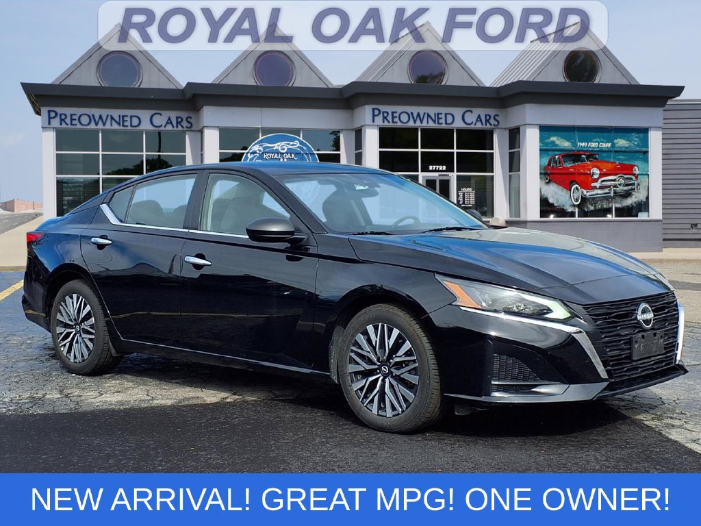 Used 2025 Nissan Altima 2.5 SV