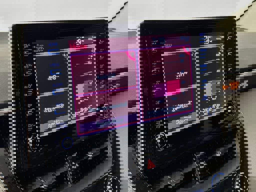 Used 2021 Toyota Corolla LE image 16