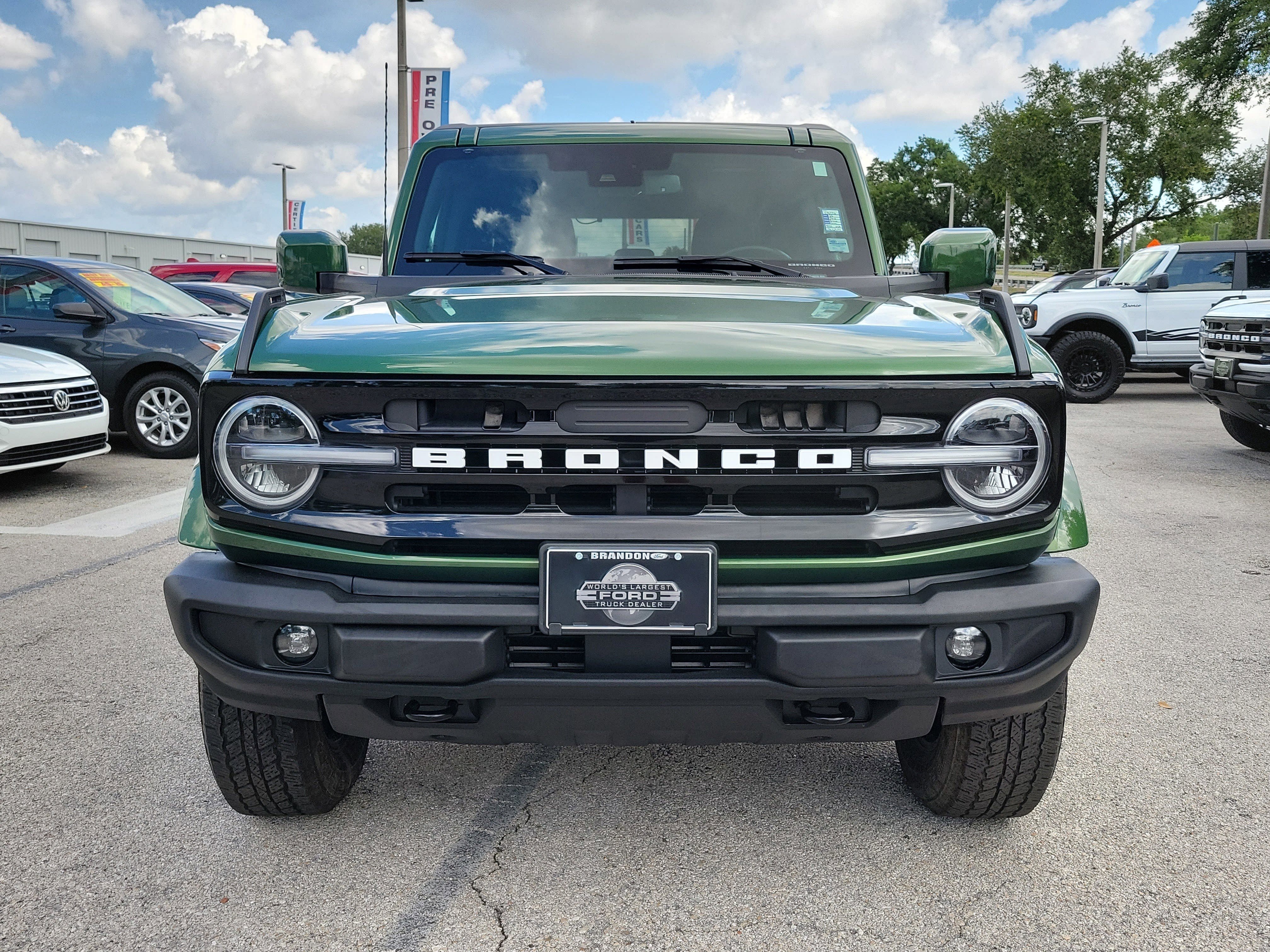 Certified 2025 Ford Bronco Outer Banks AWD/4WD image 2