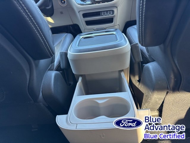 Used 2024 Chrysler Pacifica Touring-L image 35