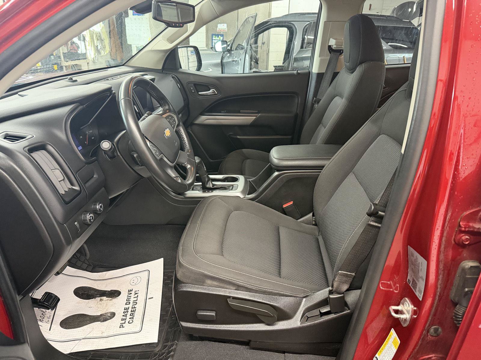Used 2021 Chevrolet Colorado LT w/ LT Convenience Package AWD/4WD image 12