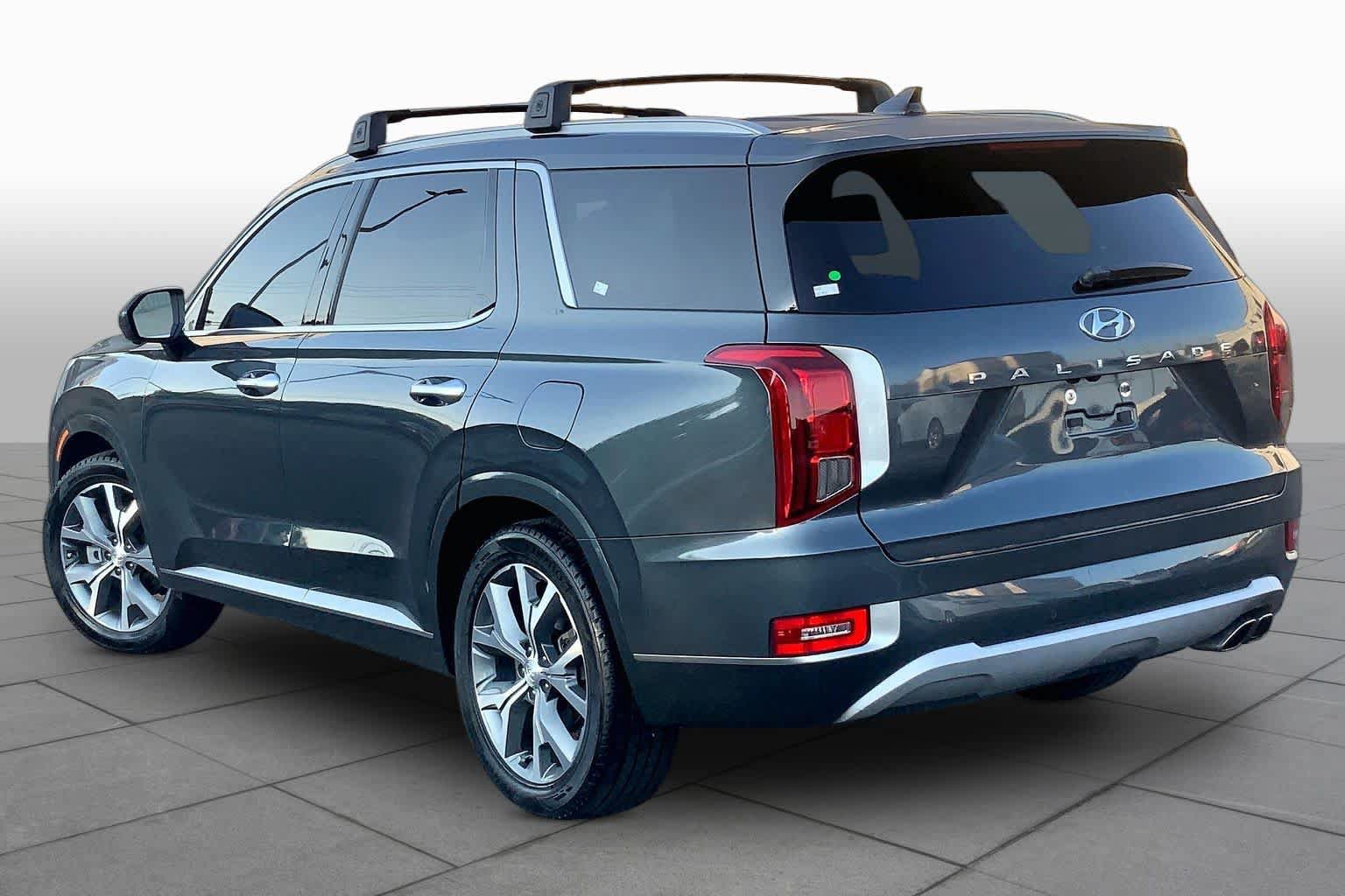 Used 2022 Hyundai Palisade Limited FWD image 11