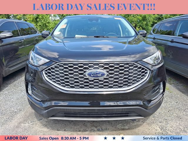 Certified 2024 Ford Edge SEL w/ Convenience Package AWD/4WD image 2