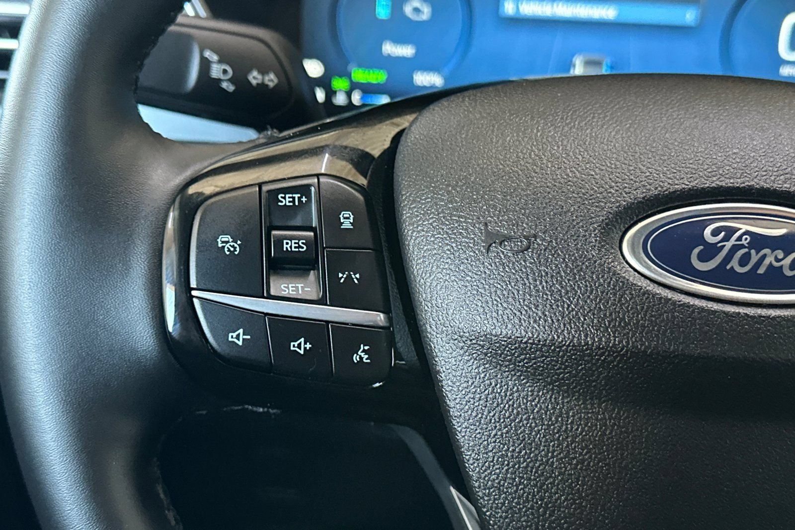 Certified 2025 Ford Escape SE w/ PHEV Premium Package FWD image 26