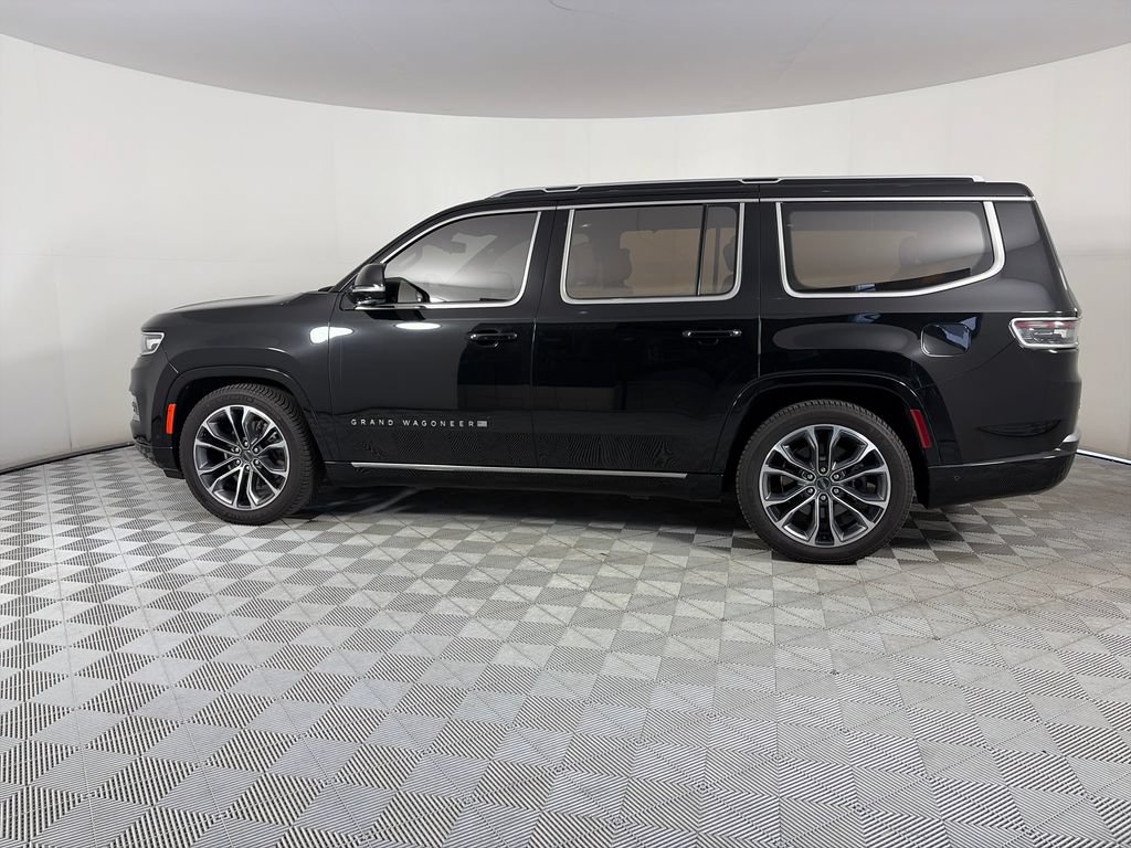 Used 2023 Jeep Grand Wagoneer Series III AWD/4WD image 4