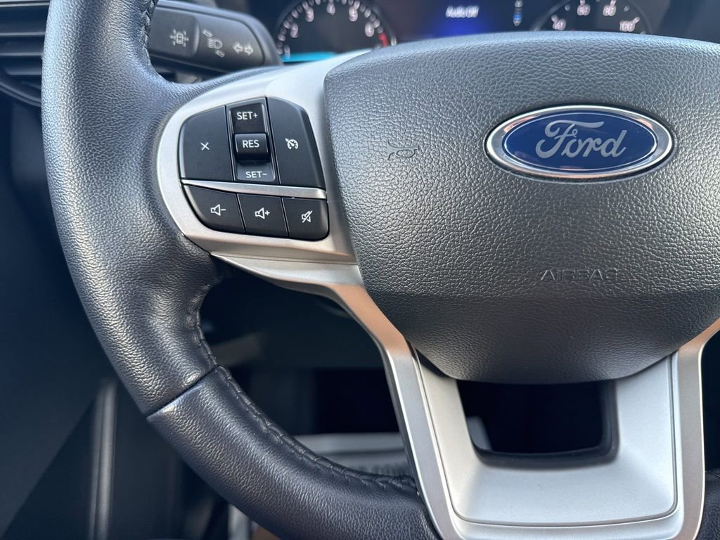 Certified 2022 Ford Explorer XLT image 32